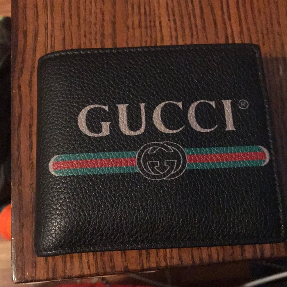 Gucci Bi-fold wallet only available in Europe - Picture 3 of 7